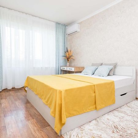 Прекрасные Апартаменты На Арбате Almaty Exterior photo