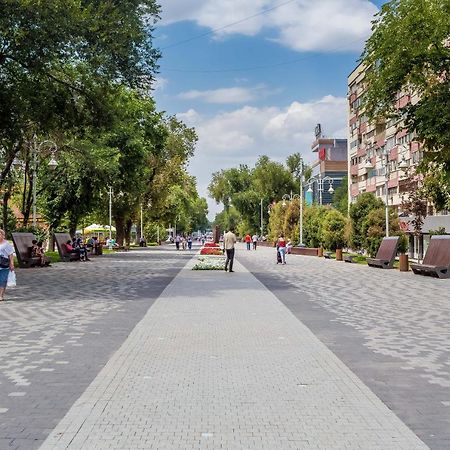 Прекрасные Апартаменты На Арбате Almaty Exterior photo