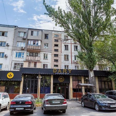 Прекрасные Апартаменты На Арбате Almaty Exterior photo