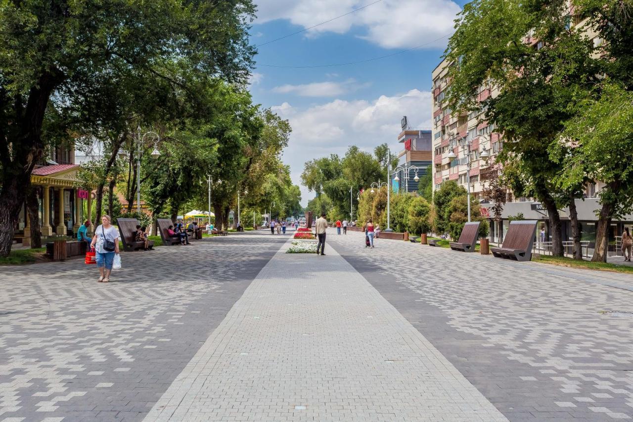Прекрасные Апартаменты На Арбате Almaty Exterior photo